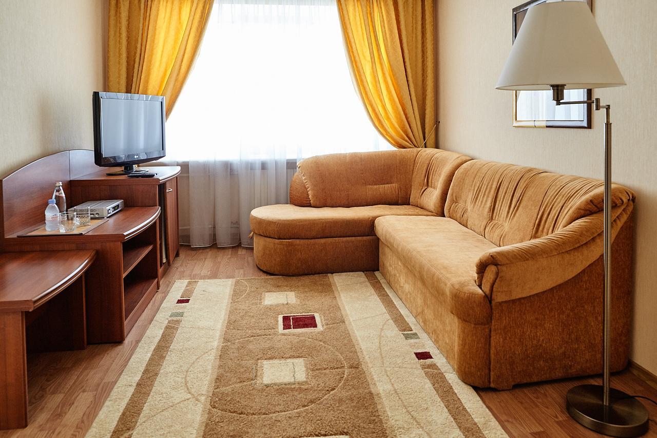 Hotel Nadezhda Dnipro Esterno foto